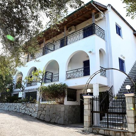 Athina Apartments Kato Korakiana Exterior photo
