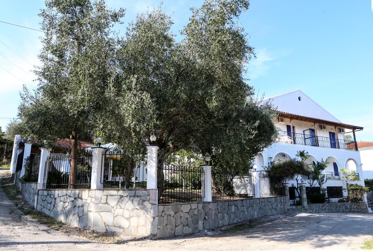 Athina Apartments Kato Korakiana Exterior photo